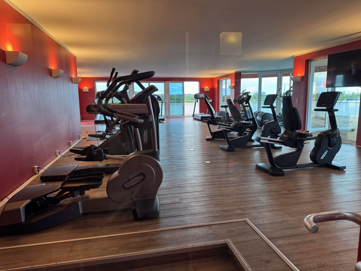 Verschiedene Fitness-Geräte im Fitnessstudio des Sportcentrum Nürnberg 